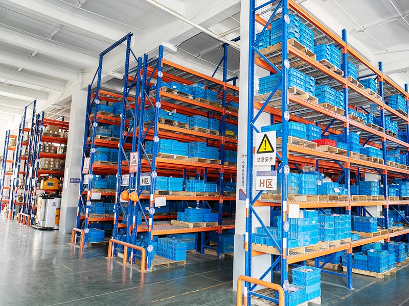 مستودع المصنع